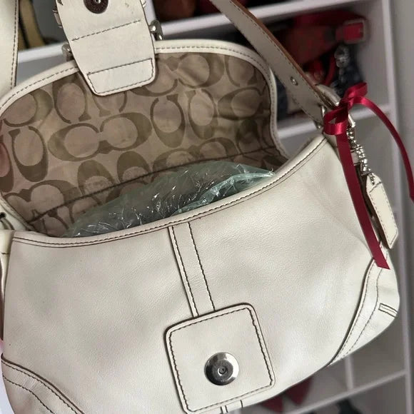 Coach Small White SoHo Flap ππ€