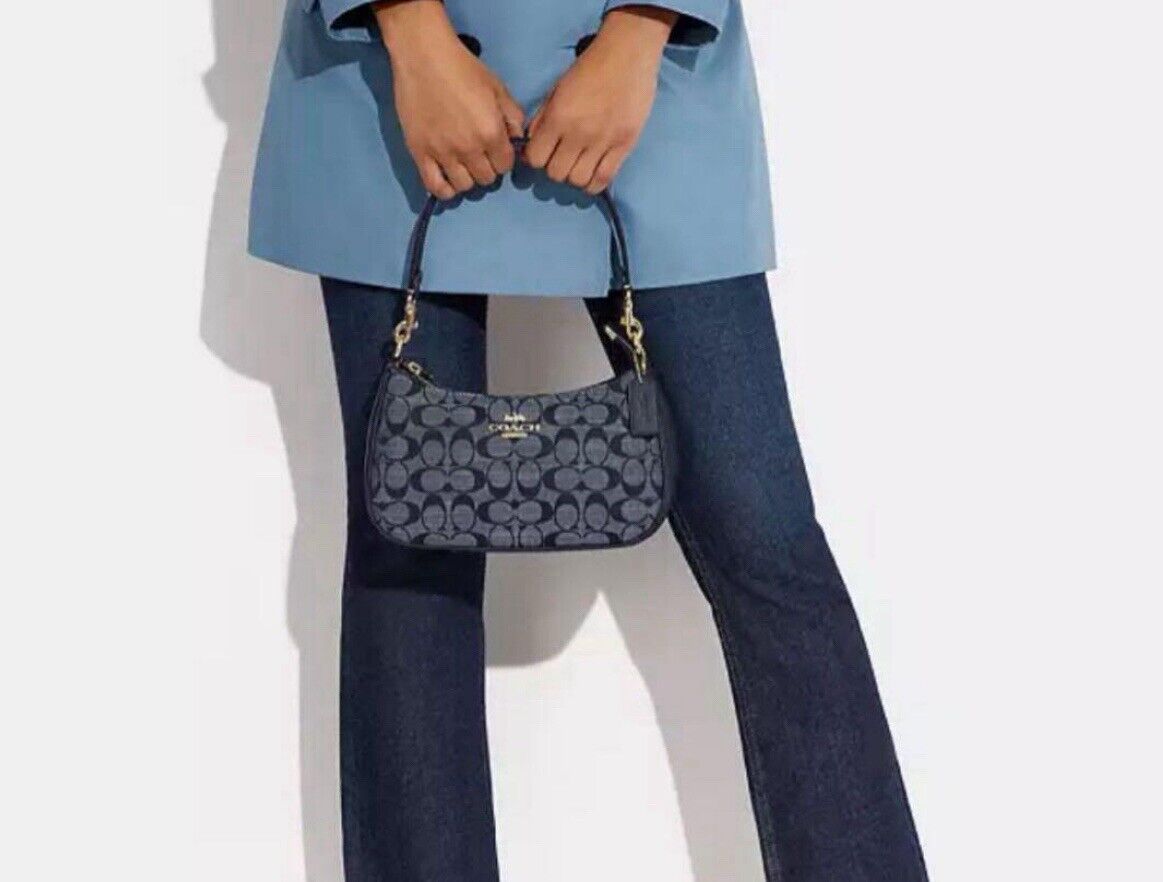 OACH CH139 Teri Shoulder Bag β Signature Chambray Blue 2-Way Shoulder Bag π