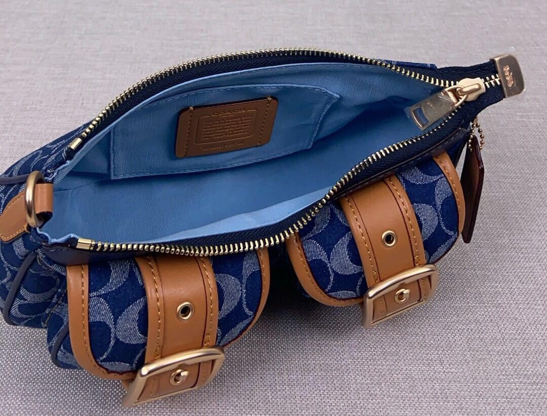 Coach Shoulder Bag β Navy Signature Canvas & Leather π§΅π