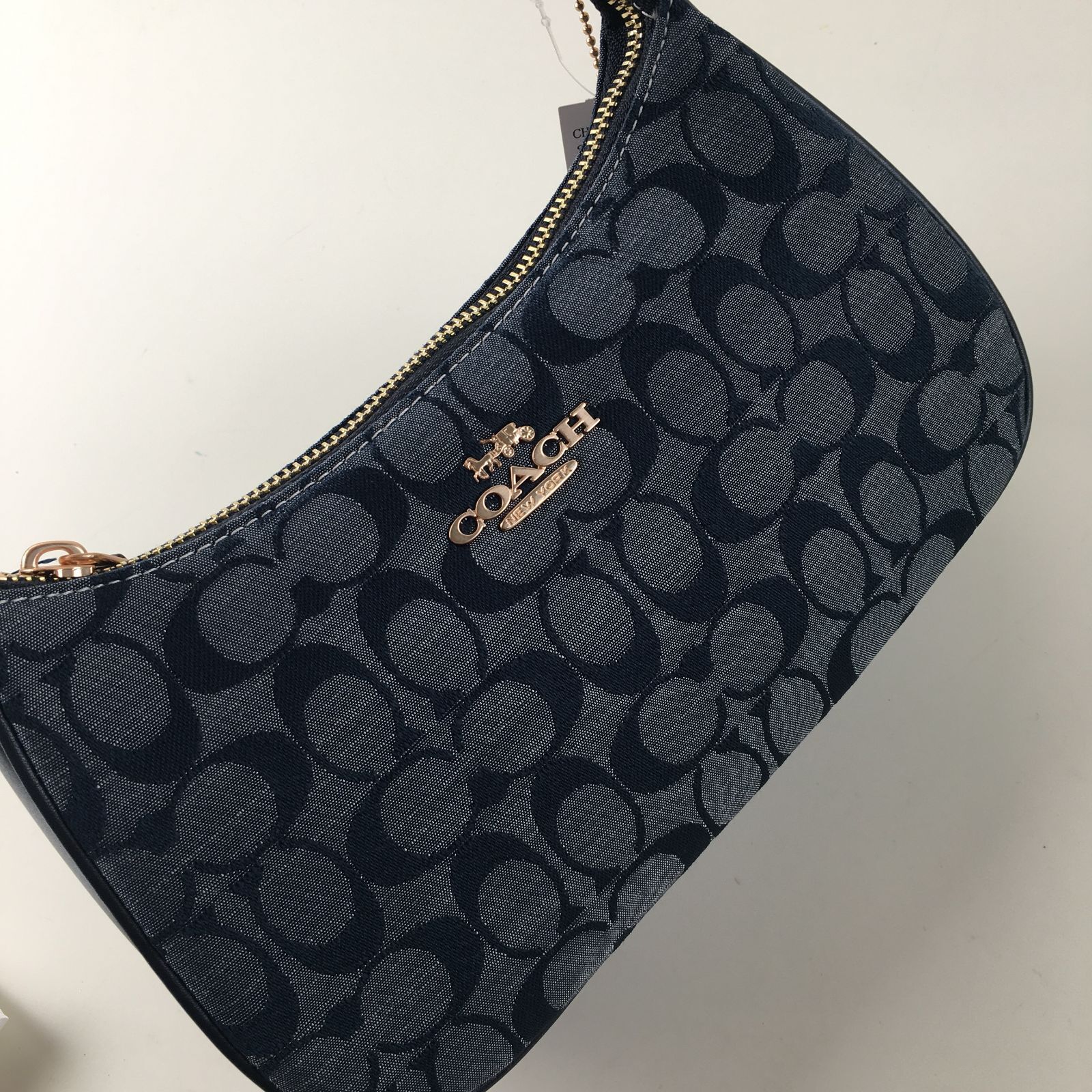 COACH Teri Shoulder Bag Signature Chambray CH139 š